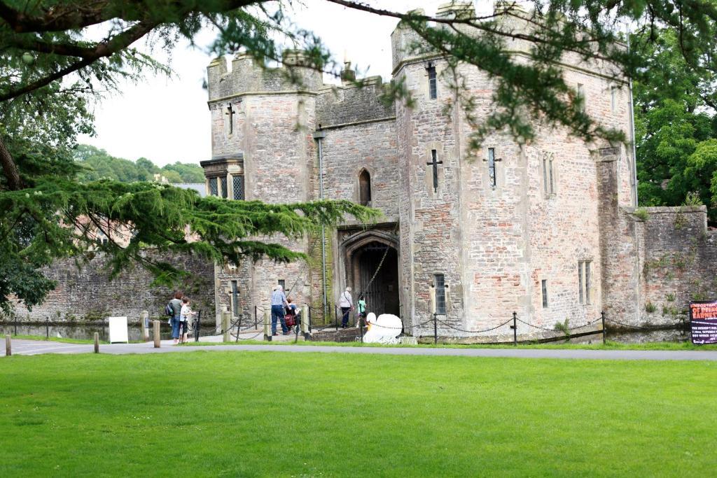 The Ancient Gatehouse & Rugantino Restaurant 호텔 웰스 외부 사진