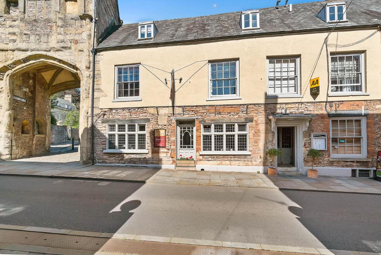 The Ancient Gatehouse & Rugantino Restaurant 호텔 웰스 외부 사진